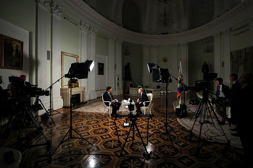 Президент РФ дал интервью американскому журналисту