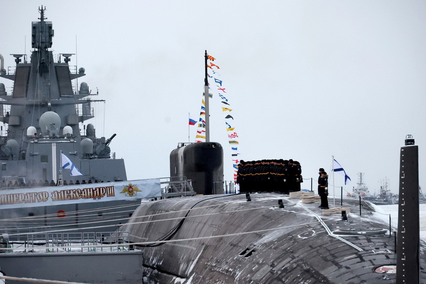 Президент принял участие в церемонии подъёма военно-морских флагов на атомных подлодках 