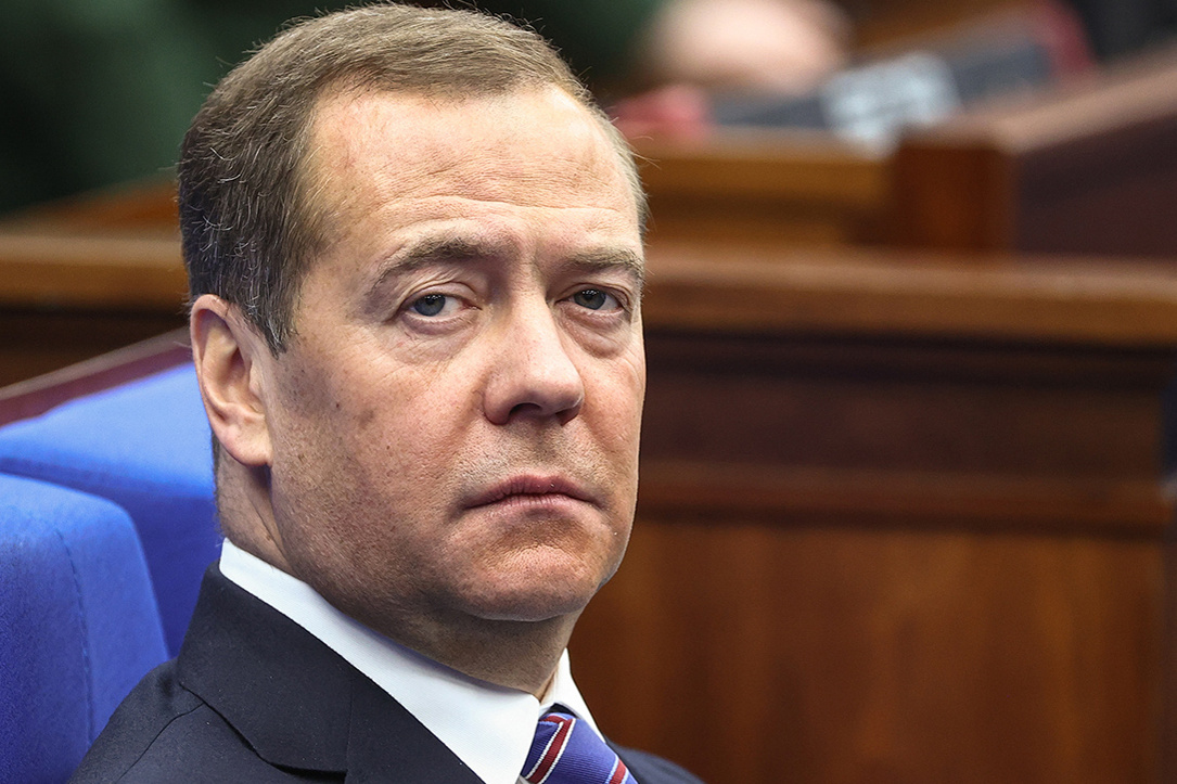 Дмитрий Медведев о том, что мир через силу - не всегда действие в одном направлении