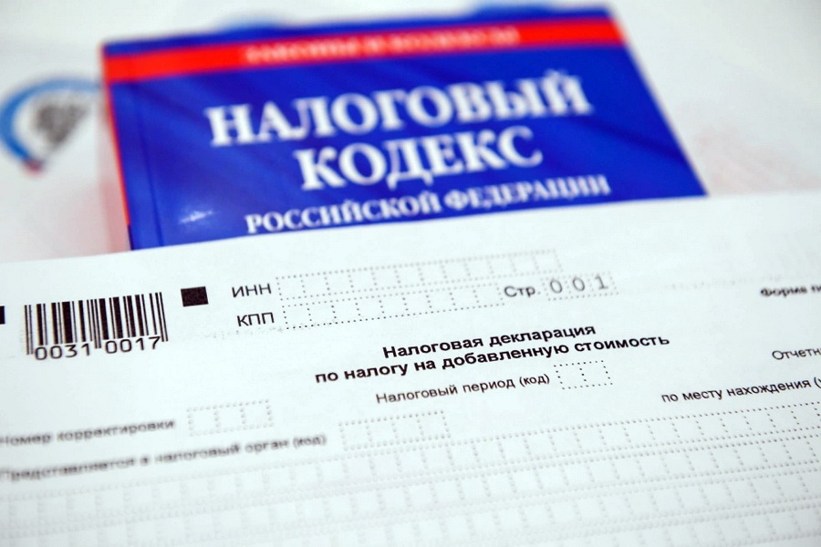 Владимир Путин подписал закон о повышении НДС 