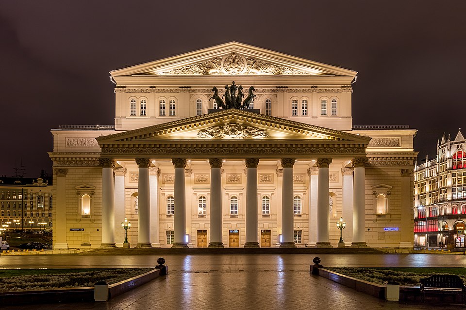 Россияне стали чаще ходить в театры