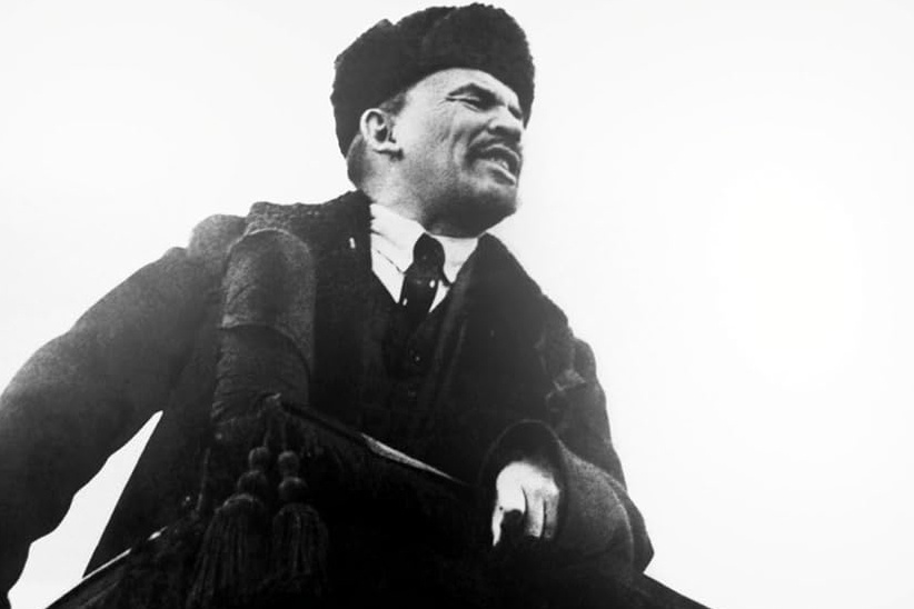 Владимир Ленин о повышении с января нового года страховых пенсий неработающих пенсионеров на 7,3%, а с июля - тарифов на ЖКХ на 11,9%