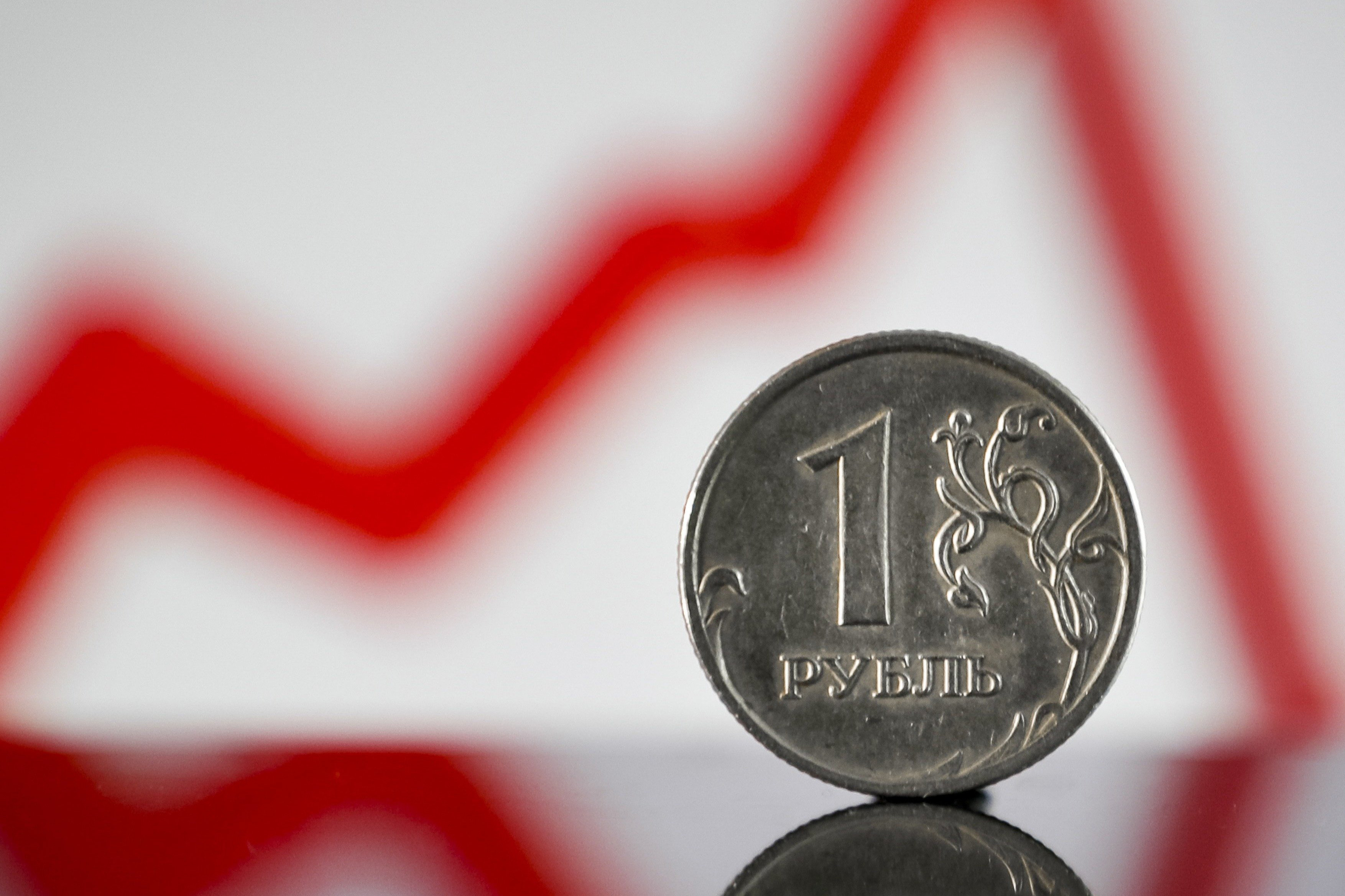 Ставка курсу не поможет