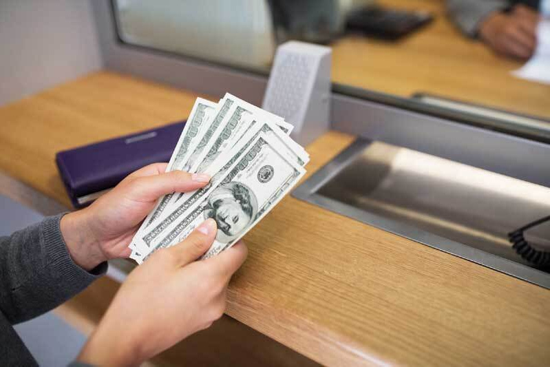 Россияне сократили сбережения за рубежом
