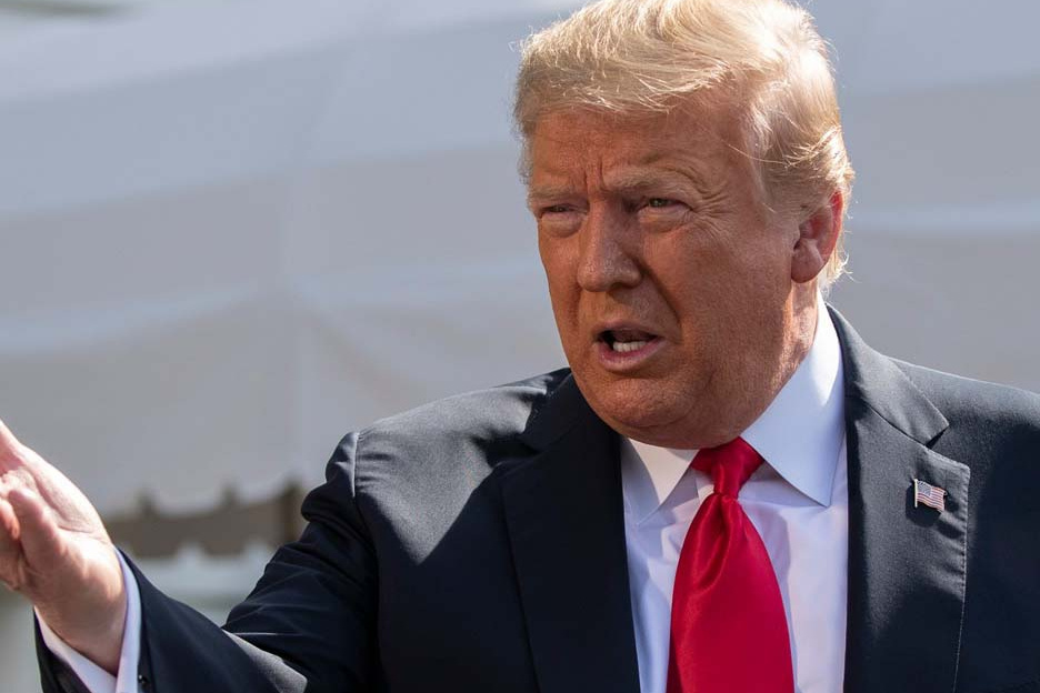 Трамп о том, что президенту США не обязательно быть грамотным и знать историю, поскольку война - это мир, а черное - это белое