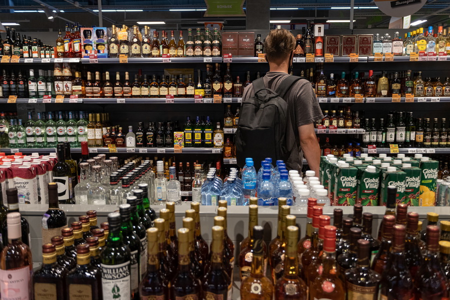 Продажи коньяка в РФ выросли. А водки упали.