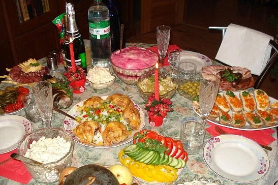 Где дешевле накрыть новогодний стол